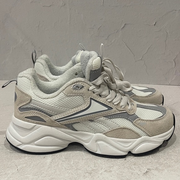 Reebok Women's Gray and White Sneakers - Picture 7 of 8